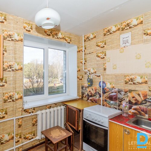 2 istabu dzīvoklis, Butļerova iela 4, Ķīmija, Daugavpils, Latvija.