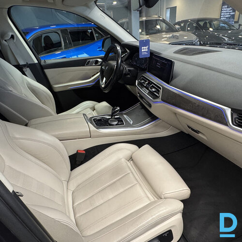 Pārdod BMW X5 3.0d, 2020