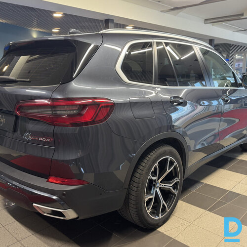 Pārdod BMW X5 3.0d, 2020