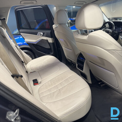 Pārdod BMW X5 3.0d, 2020