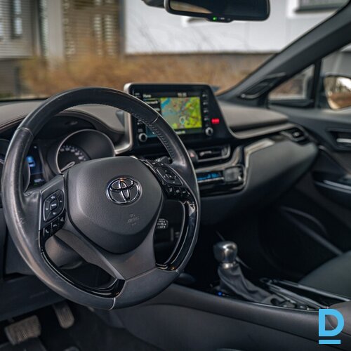 Pārdod Toyota C-HR 2.0 benzīņs/hibrīds, 2020