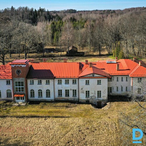 Pārdod Vidzemes pērli – barona fon Tranzē muižu “Romeškalns”, 1443m²