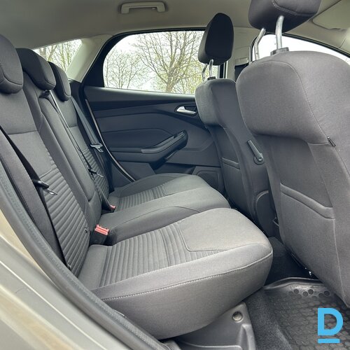Pārdod Ford Focus 1.0i, 2015
