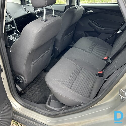 Pārdod Ford Focus 1.0i, 2015