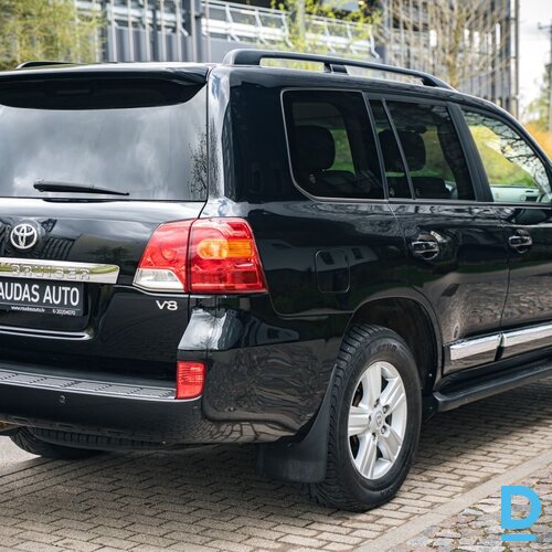 Pārdod Toyota Land Cruiser 200 4.5d, 2013