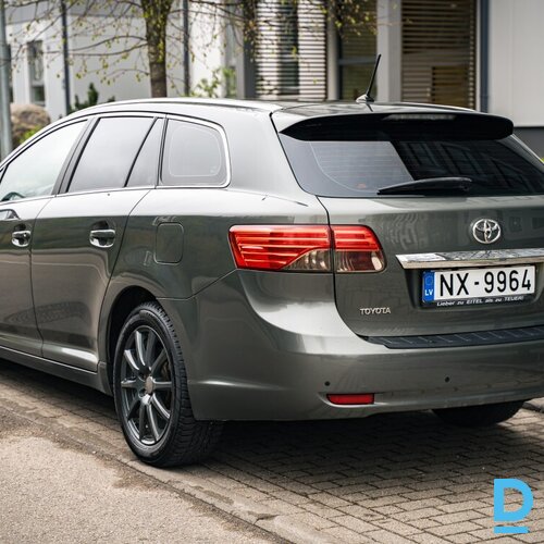 Pārdod Toyota Avensis 2.2d, 2013