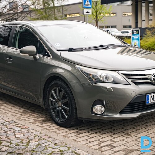 Pārdod Toyota Avensis 2.2d, 2013