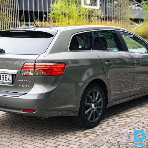 Pārdod Toyota Avensis 2.2d, 2013