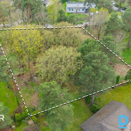 Pārdošanā līdzens 3200 m² zemes gabals ļoti ērtā vietā Ādāžos.Īpašumam izveidots