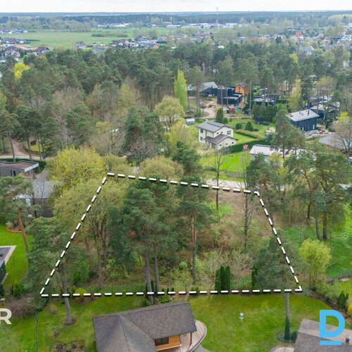 Pārdošanā līdzens 3200 m² zemes gabals ļoti ērtā vietā Ādāžos.Īpašumam izveidots