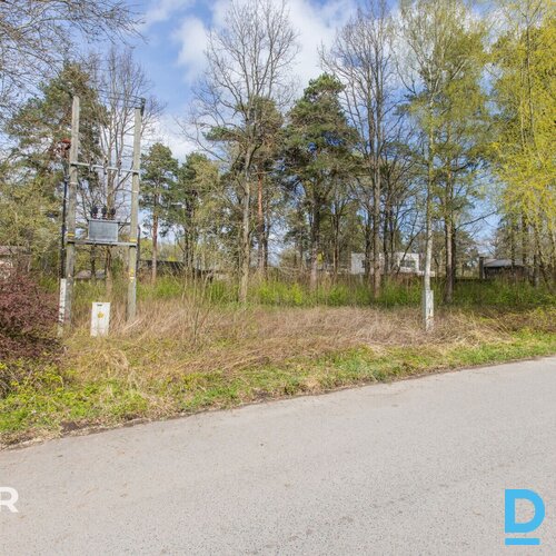 Pārdošanā līdzens 3200 m² zemes gabals ļoti ērtā vietā Ādāžos.Īpašumam izveidots