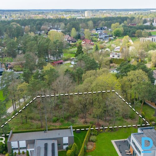 Pārdošanā līdzens 3200 m² zemes gabals ļoti ērtā vietā Ādāžos.Īpašumam izveidots