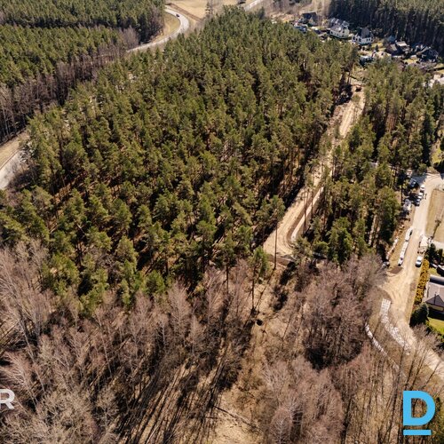 Pārdošanā 1200 m² zemes gabals sapņu privātmājas būvniecībai Piņķos.Īpašumam ir 