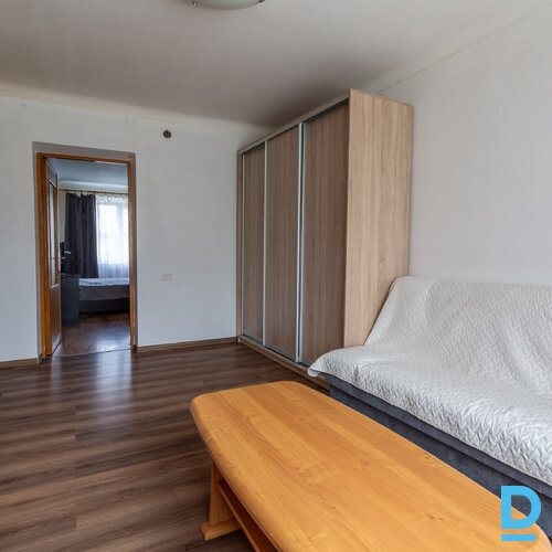 Pārdod dzīvokli Mātera iela 28