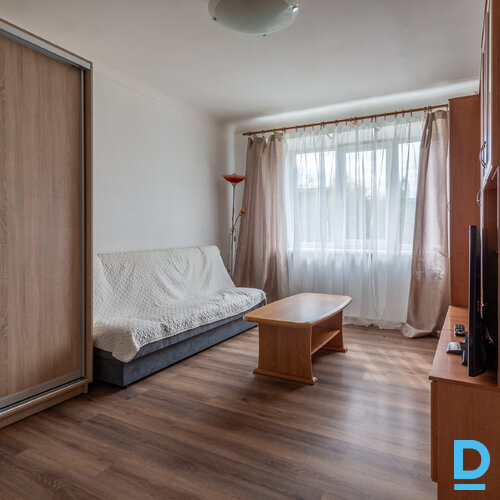 Pārdod dzīvokli Mātera iela 28