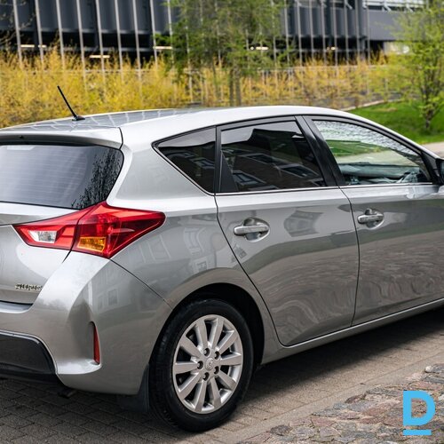 Pārdod Toyota Auris 1.4d, 2013