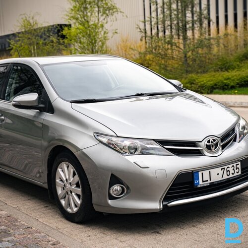 Pārdod Toyota Auris 1.4d, 2013