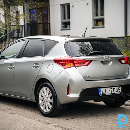 Pārdod Toyota Auris 1.4d, 2013