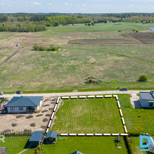 Pārdošanā 1202 m² zemes gabals privātmājas būvniecībai klusā ciematā netālu no S
