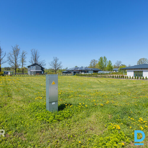 Pārdošanā 1202 m² zemes gabals privātmājas būvniecībai klusā ciematā netālu no S