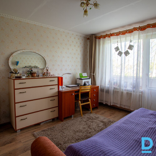 Pārdod dzīvokli Pērnavas iela 21