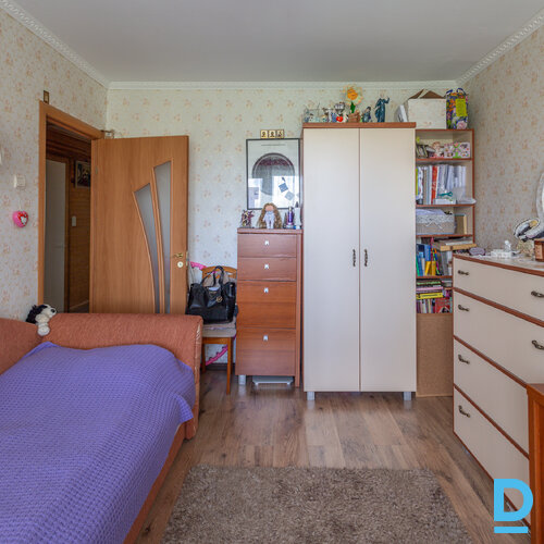 Pārdod dzīvokli Pērnavas iela 21