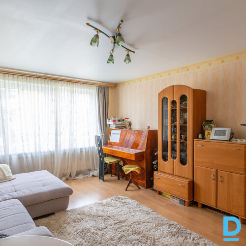 Pārdod dzīvokli Pērnavas iela 21