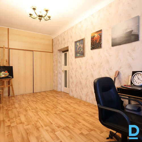 Pārdod dzīvokli Aldaru 26/28