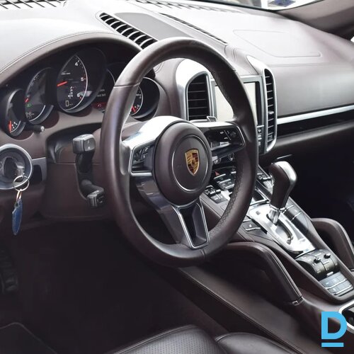 Pārdod Porsche Cayenne 3.0d, 2016