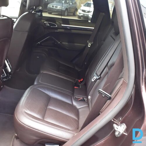Pārdod Porsche Cayenne 3.0d, 2016