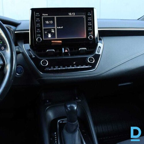 Pārdod Toyota Corolla Hybrid Touring Sport 1.8, 2020