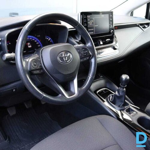 Pārdod Toyota Corolla 1.6i, sedans, 2020