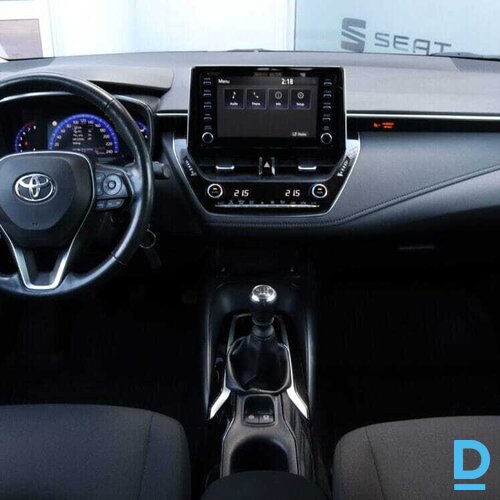 Pārdod Toyota Corolla 1.6i, sedans, 2020