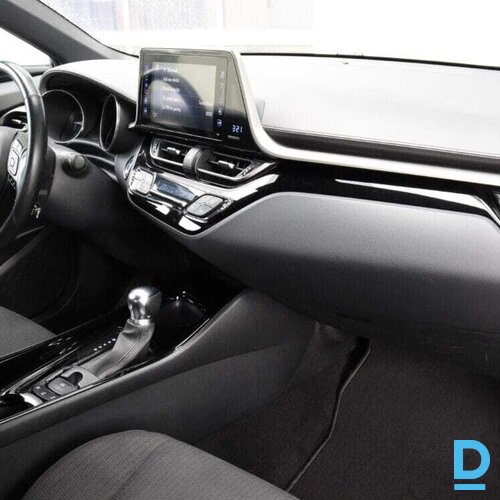 Pārdod Toyota C-Hr Hybrid Premium 1.8, 2019 Pārdod Toyota C-Hr Hybrid Premium 1.8, 2019