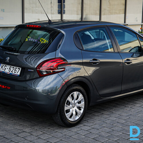 Pārdod Peugeot 208 1.2i, 2016 Pārdod Peugeot 208 1.2i, 2016