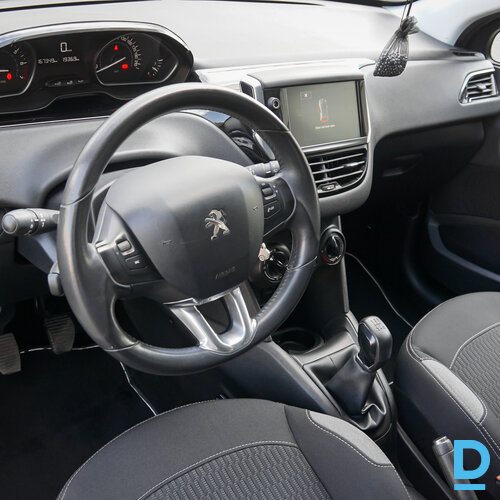 Pārdod Peugeot 208 1.2i, 2016 Pārdod Peugeot 208 1.2i, 2016
