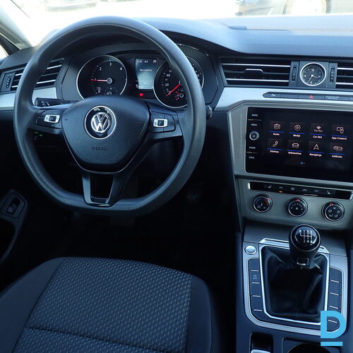 Pārdod Volkswagen Passat 2.0TDI B8 Trendline, 2018