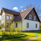 Продается ухоженная недвижимость для большой семьи - двухэтажный частный дом с у