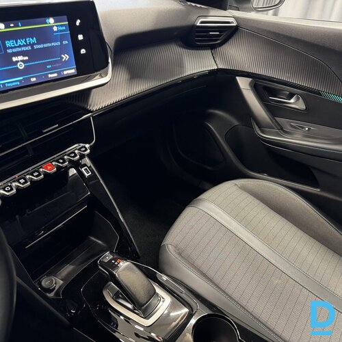 Pārdod Peugeot e-2008 50kWh, 2021