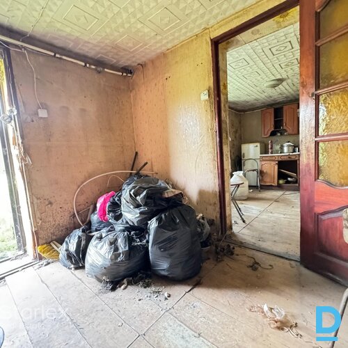 Pārdošanā tiek piedāvāta dārza māja, kas paredzēta dzīvošanai visās sezonās un atrodas Sauriešu ciemā, Stopiņu pagastā