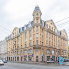 Продается просторная, аутентичная 6-комнатная квартира с камином в центре Риги. 
