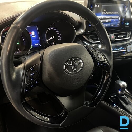 Pārdod Toyota C-HR Hybrid 1.8, 2017 Pārdod Toyota C-HR Hybrid 1.8, 2017