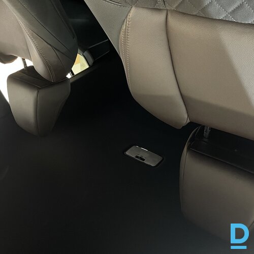 Pārdod Toyota C-HR Hybrid 1.8, 2017 Pārdod Toyota C-HR Hybrid 1.8, 2017