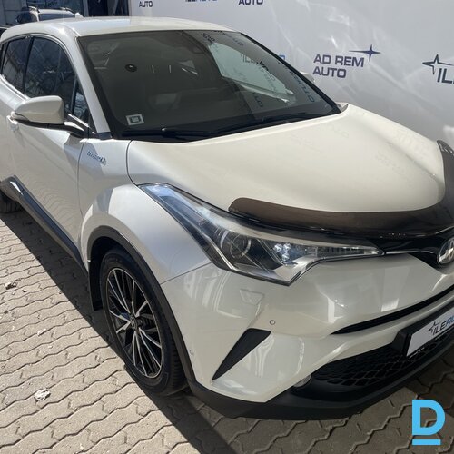 Pārdod Toyota C-HR Hybrid 1.8, 2017 Pārdod Toyota C-HR Hybrid 1.8, 2017