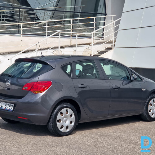 Pārdod Opel Astra 1.4i, 2010 Pārdod Opel Astra 1.4i, 2010