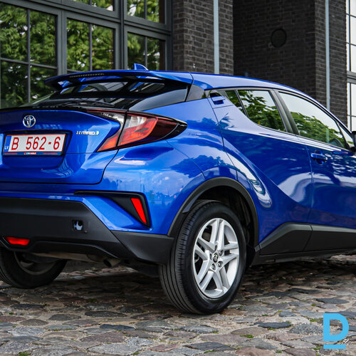 Pārdod Toyota C-HR 1.8, hibrīds, 2021