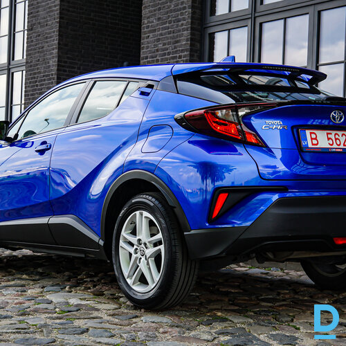 Pārdod Toyota C-HR 1.8, hibrīds, 2021