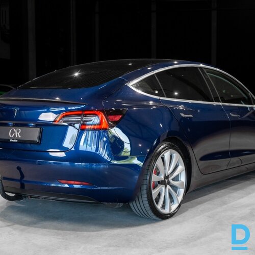 Pārdod Tesla Model 3 Performance, 2019