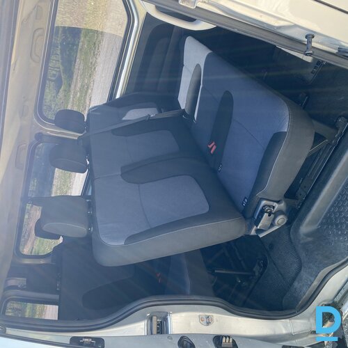 Pārdod Opel Vivaro, 2015