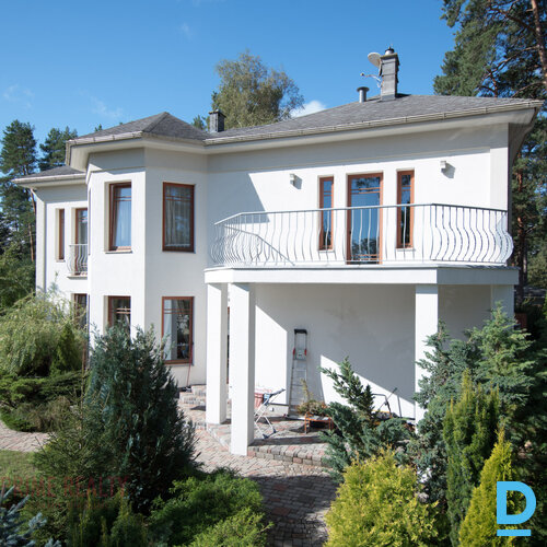 Pārdod māju Jūrmalā, Semafora 9a, 299m²